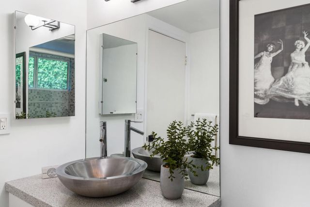 2557 S Broadmoor Drive, Palm Springs, CA 92264