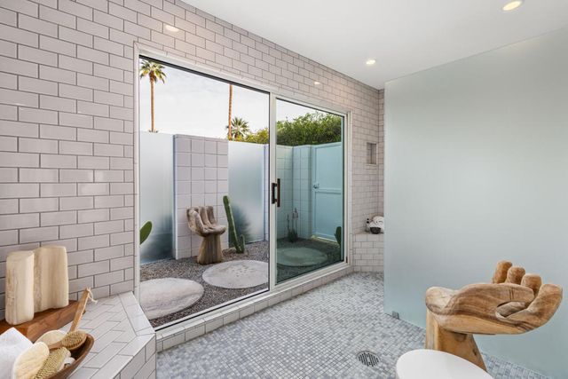 2557 S Broadmoor Drive, Palm Springs, CA 92264