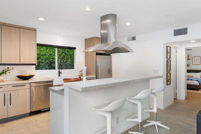 2557 S Broadmoor Drive, Palm Springs, CA 92264