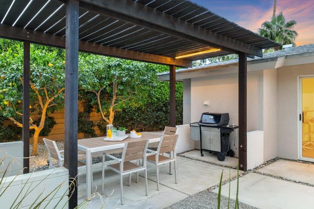 2557 S Broadmoor Drive, Palm Springs, CA 92264