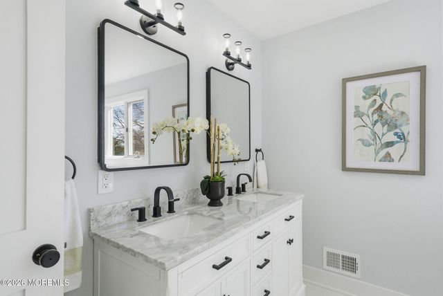 34 Knob Hill Road, Morganville, NJ 07751