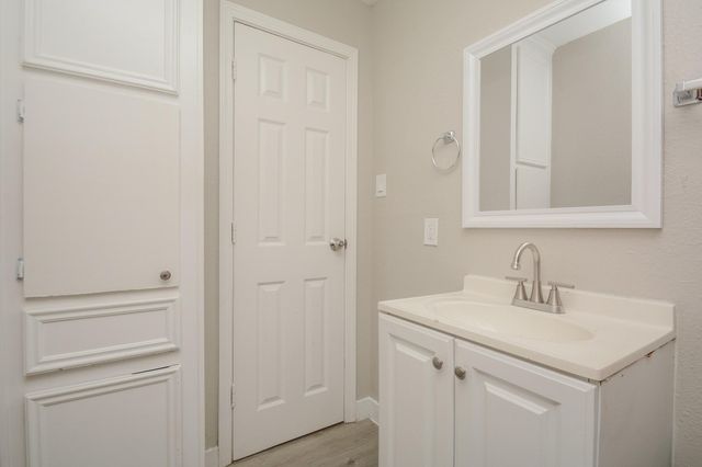 6014 Collingsworth Street, Houston, TX 77026