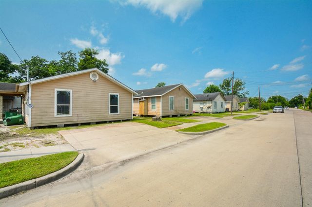 6014 Collingsworth Street, Houston, TX 77026