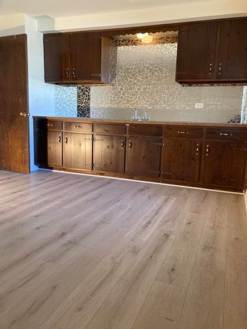 166 Chatham Court B, Bloomingdale, IL 60108