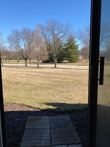 166 Chatham Court B, Bloomingdale, IL 60108