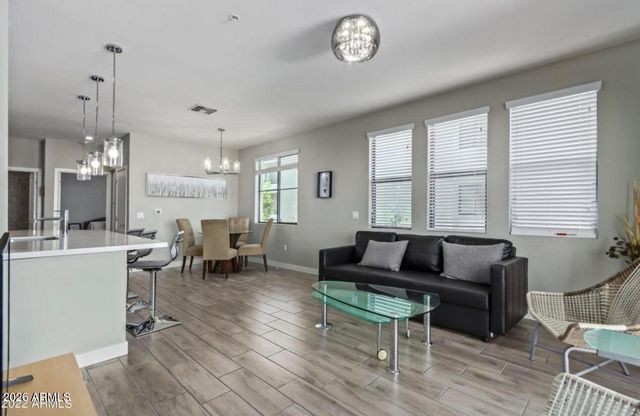 2511 W QUEEN CREEK Road 217, Chandler, AZ 85248