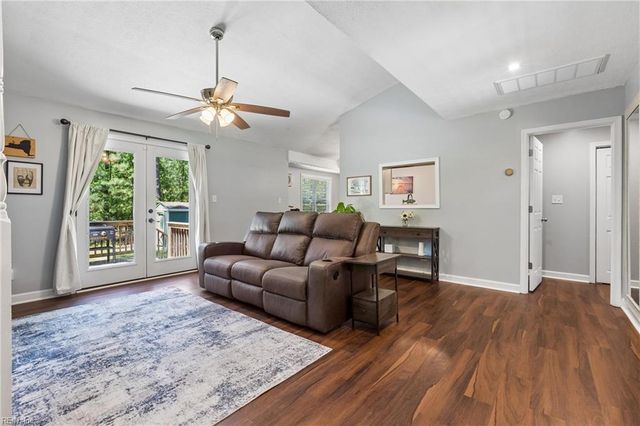 3 Grundland DR, Hampton, VA 23664