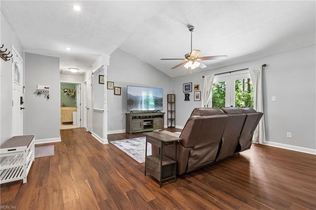 3 Grundland DR, Hampton, VA 23664