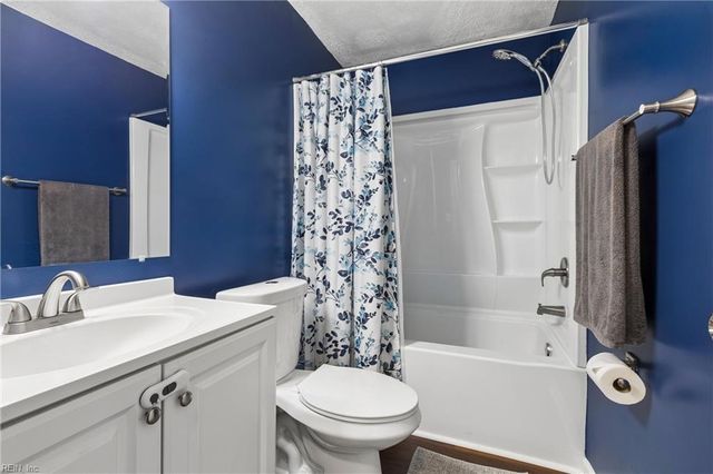 3 Grundland DR, Hampton, VA 23664