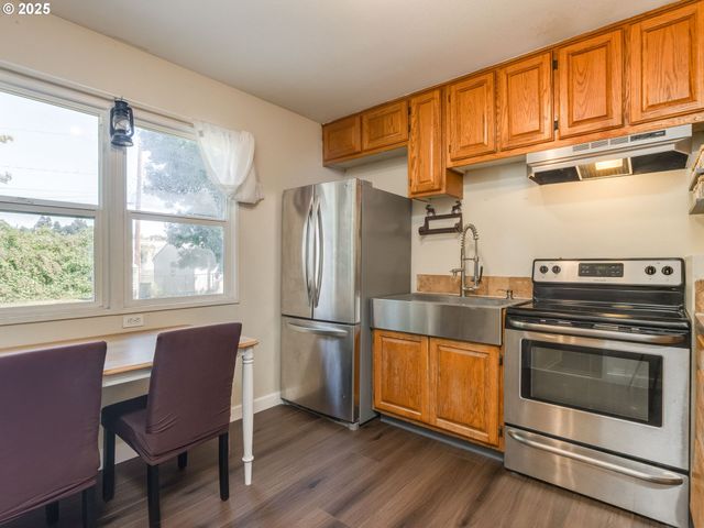 3711 THOMPSON Ave, Vancouver, WA 98660