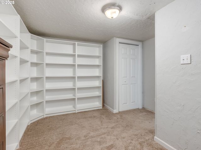 3711 THOMPSON Ave, Vancouver, WA 98660