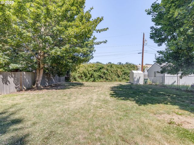 3711 THOMPSON Ave, Vancouver, WA 98660