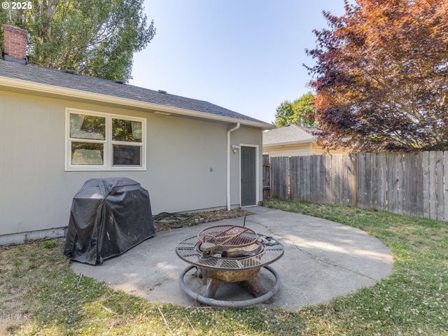 3711 THOMPSON Ave, Vancouver, WA 98660