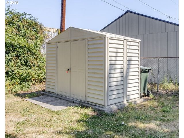 3711 THOMPSON Ave, Vancouver, WA 98660