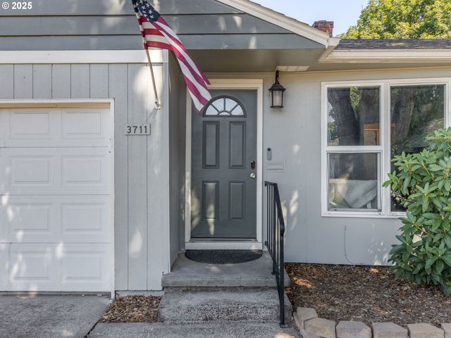 3711 THOMPSON Ave, Vancouver, WA 98660