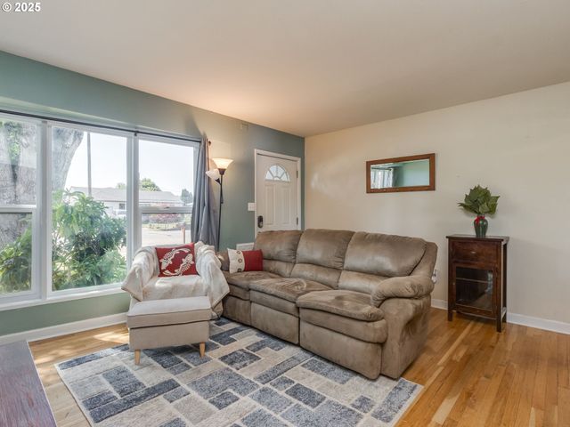 3711 THOMPSON Ave, Vancouver, WA 98660