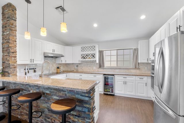 9800 NW 9th Court, Plantation, FL 33324
