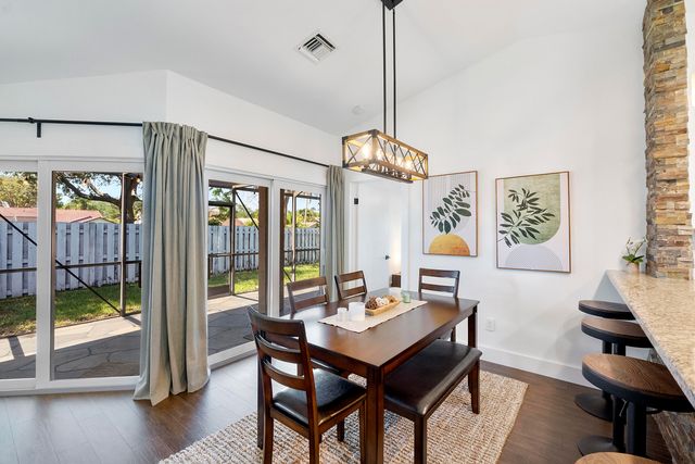 9800 NW 9th Court, Plantation, FL 33324