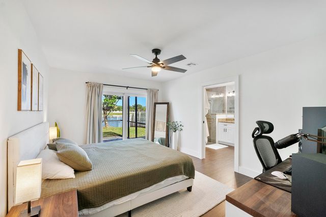 9800 NW 9th Court, Plantation, FL 33324