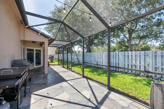 9800 NW 9th Court, Plantation, FL 33324