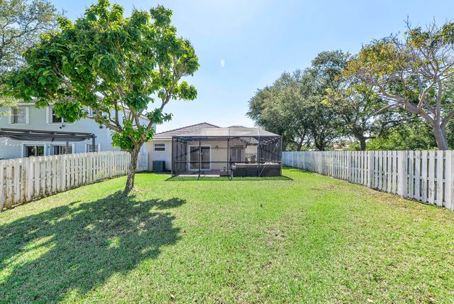 9800 NW 9th Court, Plantation, FL 33324
