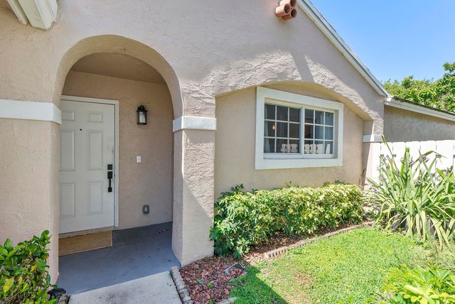 9800 NW 9th Court, Plantation, FL 33324
