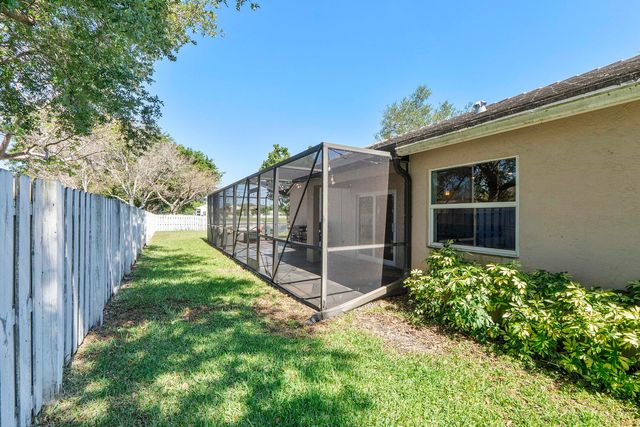 9800 NW 9th Court, Plantation, FL 33324