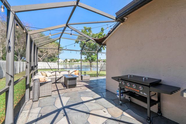 9800 NW 9th Court, Plantation, FL 33324