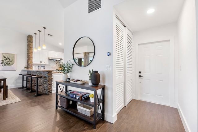 9800 NW 9th Court, Plantation, FL 33324