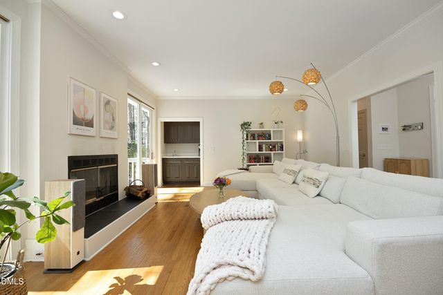 104 Hampshire Place, Chapel Hill, NC 27516