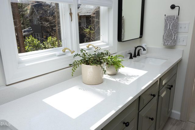 104 Hampshire Place, Chapel Hill, NC 27516