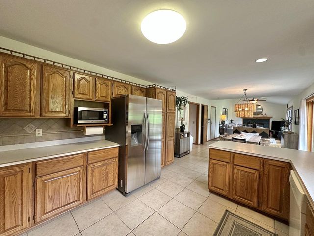 6892 Moon Light Circle, Sun Prairie, WI 53590