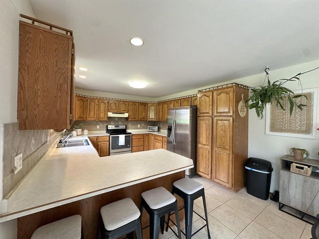 6892 Moon Light Circle, Sun Prairie, WI 53590