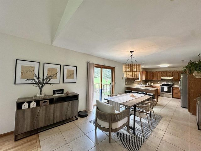 6892 Moon Light Circle, Sun Prairie, WI 53590