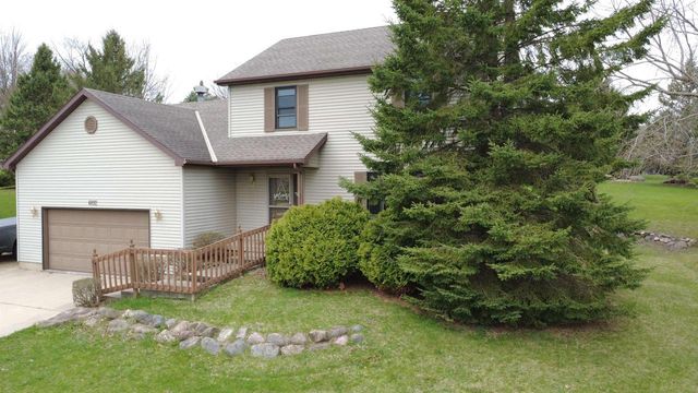 6892 Moon Light Circle, Sun Prairie, WI 53590