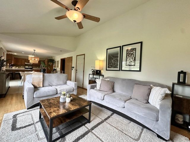 6892 Moon Light Circle, Sun Prairie, WI 53590