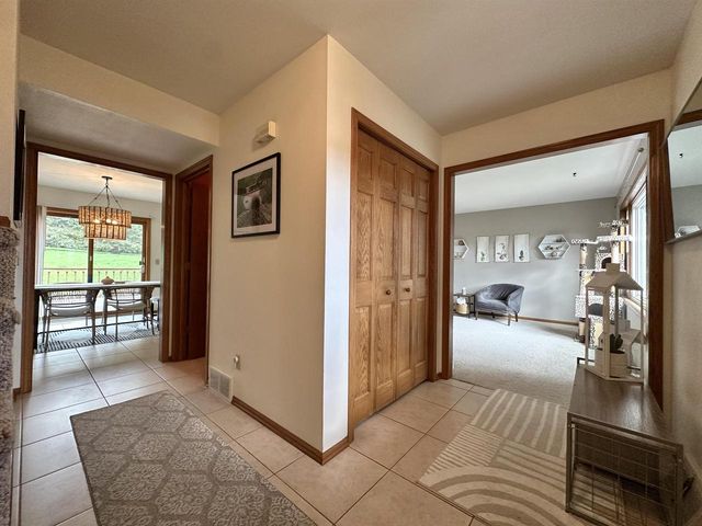 6892 Moon Light Circle, Sun Prairie, WI 53590