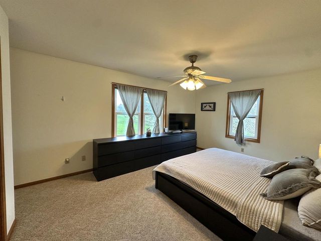 6892 Moon Light Circle, Sun Prairie, WI 53590