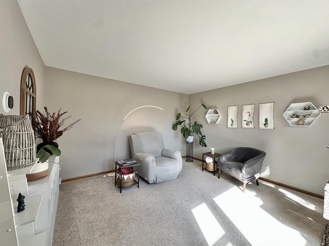 6892 Moon Light Circle, Sun Prairie, WI 53590