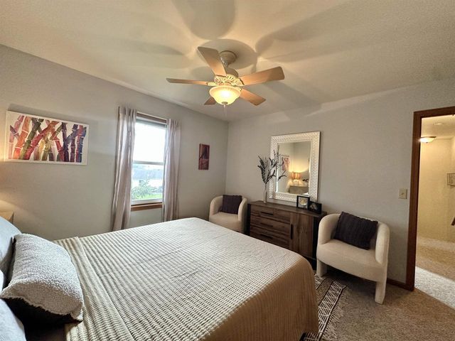 6892 Moon Light Circle, Sun Prairie, WI 53590