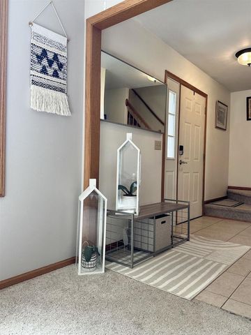 6892 Moon Light Circle, Sun Prairie, WI 53590
