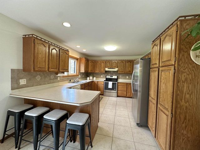 6892 Moon Light Circle, Sun Prairie, WI 53590