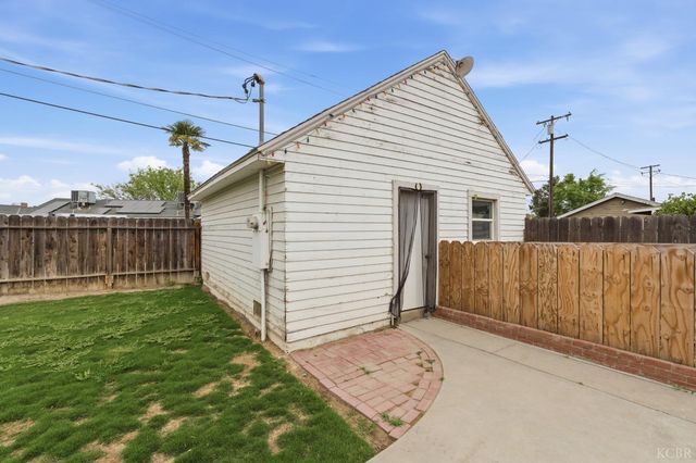 142 W Bush, Lemoore, CA 93245