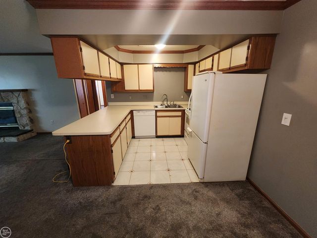 30522 Oakridge Manor Drive, Roseville, MI 48066