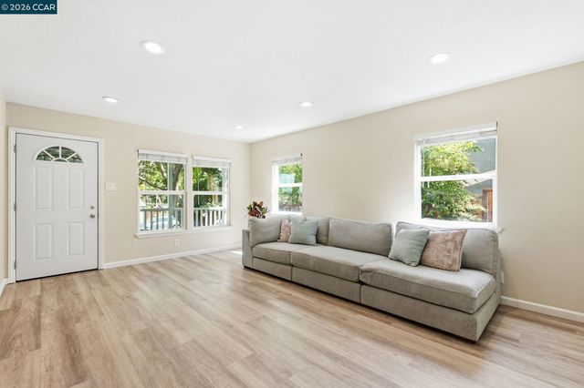 3103 Hazelwood St, Vallejo, CA 94591