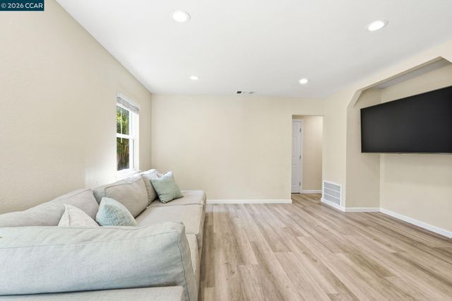 3103 Hazelwood St, Vallejo, CA 94591
