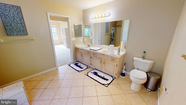 17 CHESTERTOWN RD, Sicklerville, NJ 08081