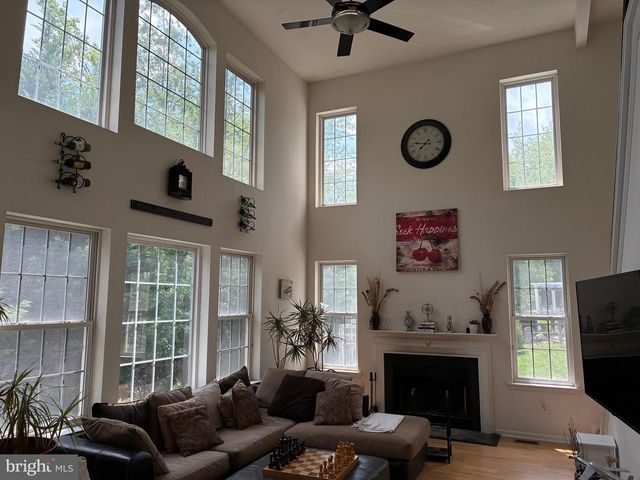 37 SADDLEVIEW DR, Royersford, PA 19468