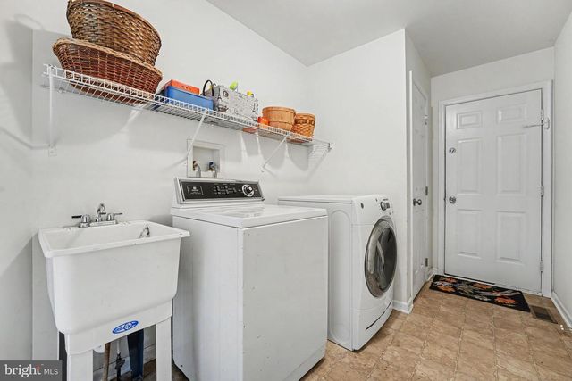 37 SADDLEVIEW DR, Royersford, PA 19468