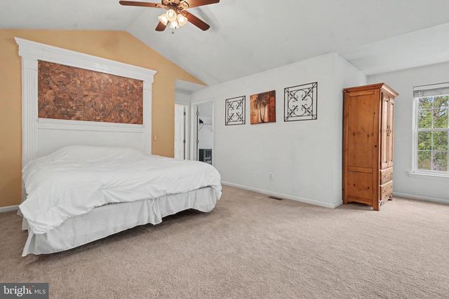 37 SADDLEVIEW DR, Royersford, PA 19468
